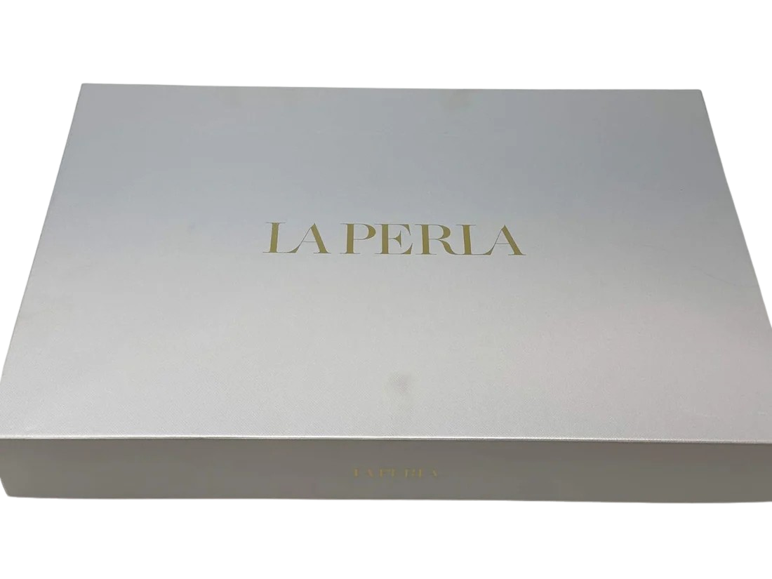 Fazzini Raffinato completo copripiumino matrimoniale La Perla by Puro Raso di cotone tinta unita con applicazione di Ricamo Maison art. Icon (Bianco Seta)