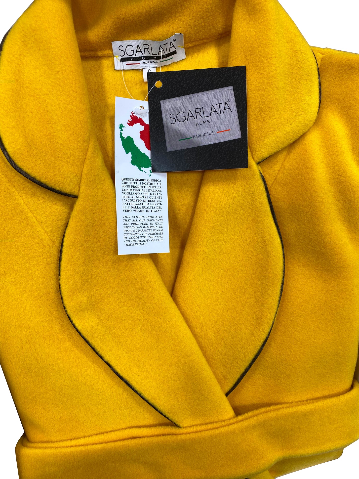 Kurze Mitgift für Frauen in Viskose Batterien Schalmodellkunst. Ottavia