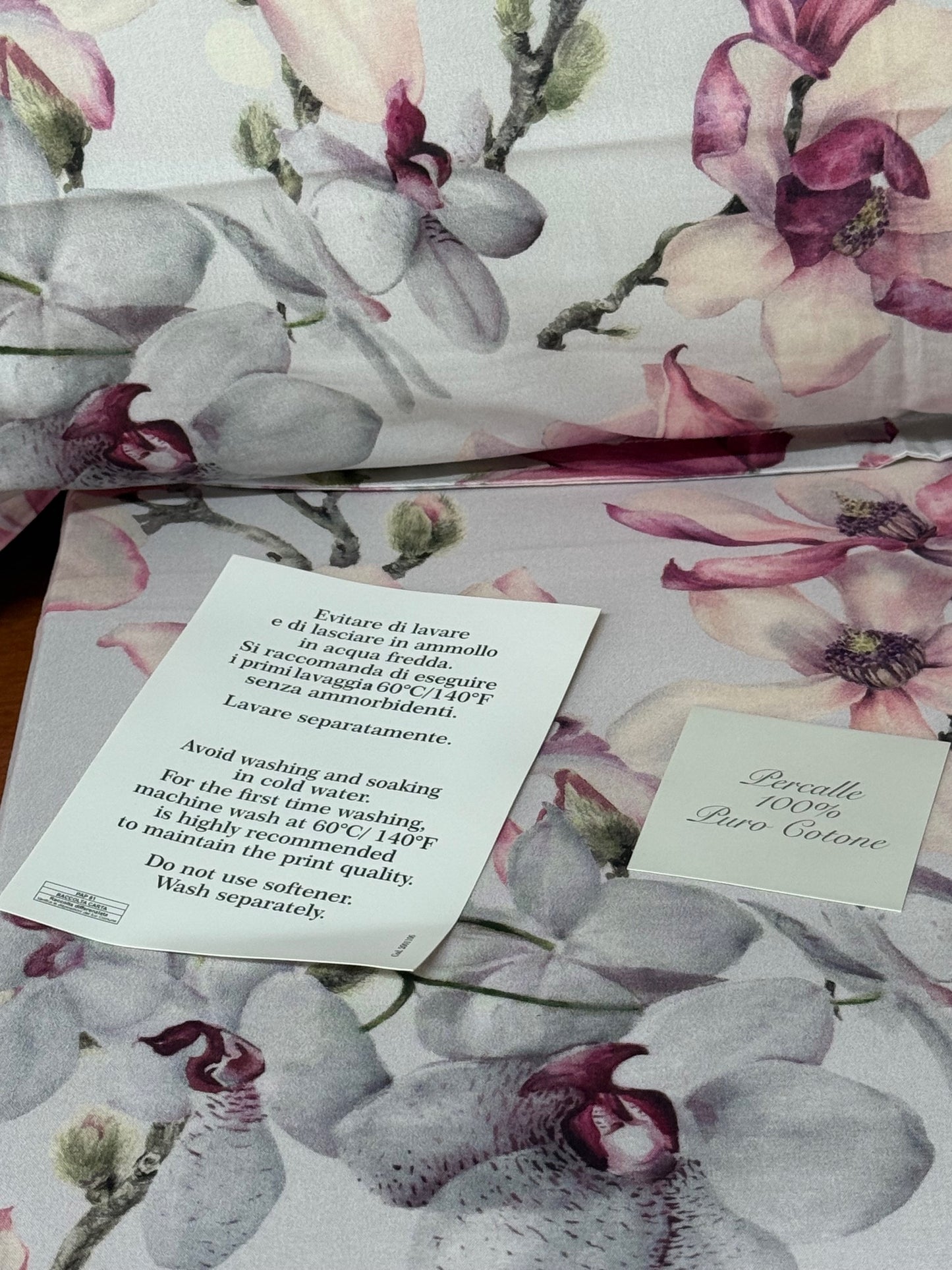 Mirabello parure copripiumino matrimoniale (senza il lenzuolo di sotto) in Puro Percalle di Cotone 100% art. Elegant flowers