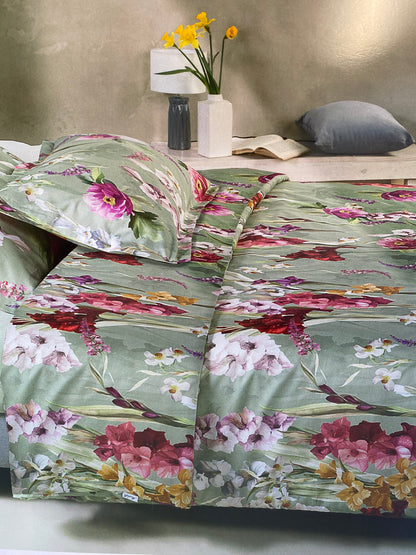 Mirabello Completo Lenzuola letto Due piazze in fine Percalle di Cotone, Effetto copriletto con Doppia Balza Art. Charming flowers