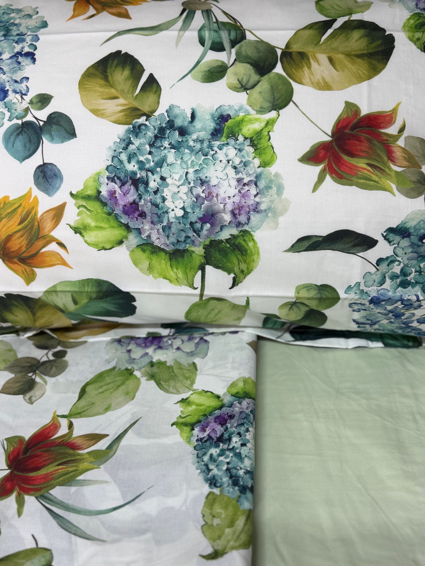 Mirabello Completo Lenzuola letto Due piazze in fine Percalle di Cotone, Effetto copriletto con Doppia Balza Art. Hydrangea Jungle