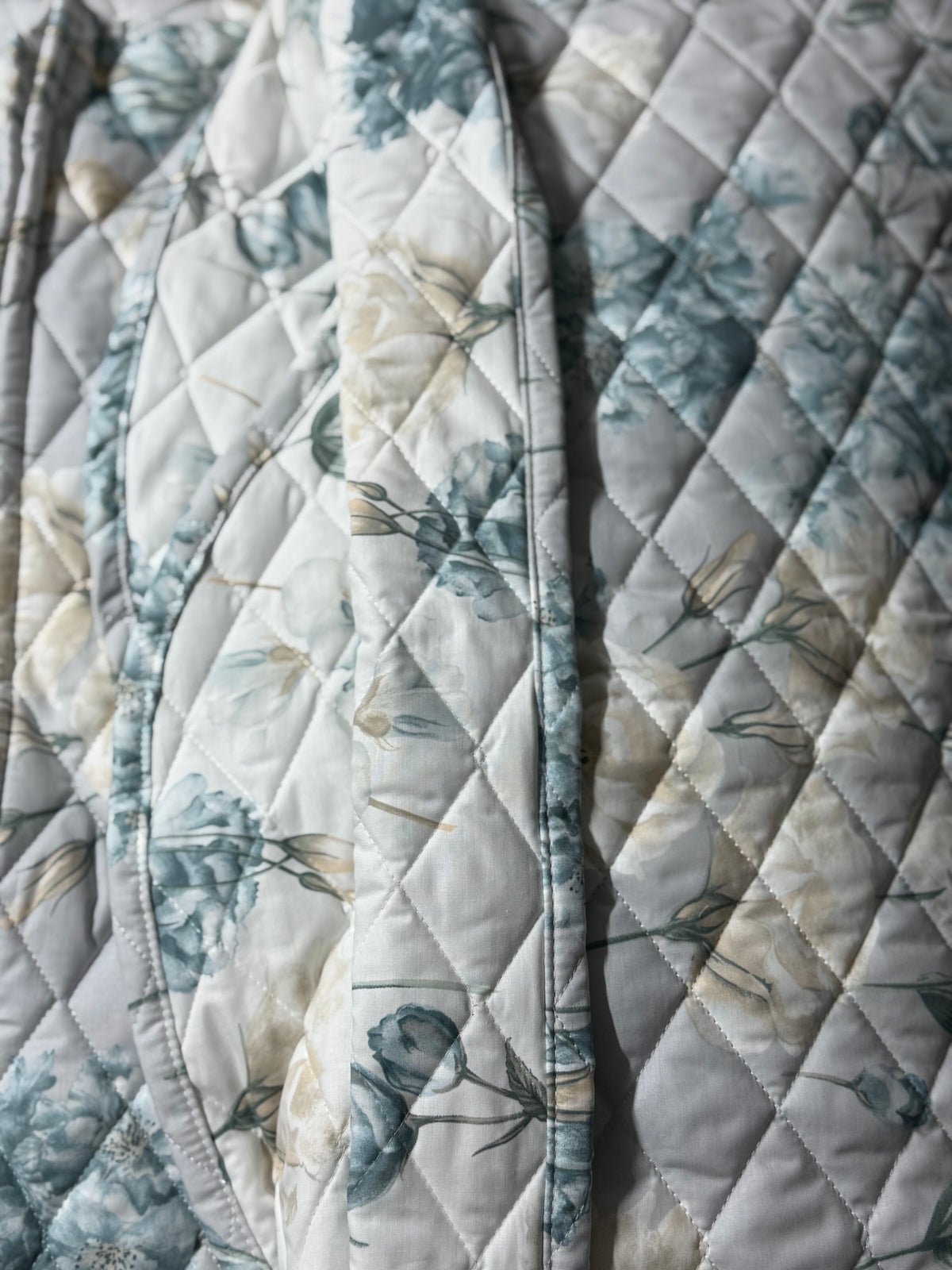 Mirabello Quilt trapuntato per Letto Singolo in Puro Percalle double-face art. Lisianthus