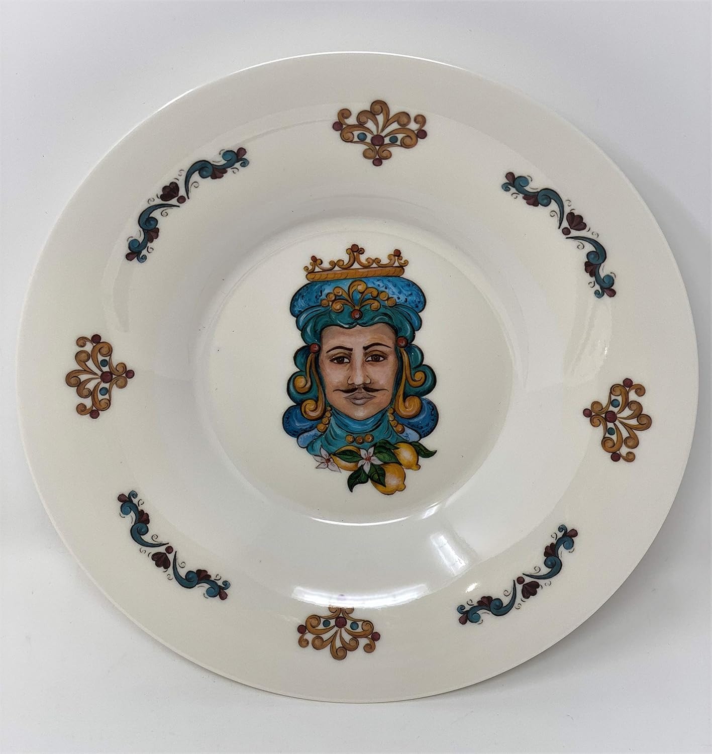 The Napking Refined set of Plates (6 plates for two places at the table) in Melamine with a fine design art. Moor's Heads