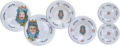 The Napking Refined set of Plates (6 plates for two places at the table) in Melamine with a fine design art. Moor's Heads